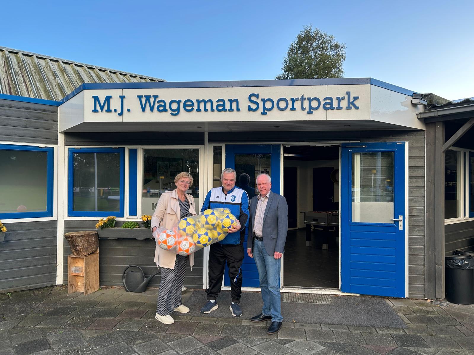 Korfballen cadeau WSS 75-jarig jubileum