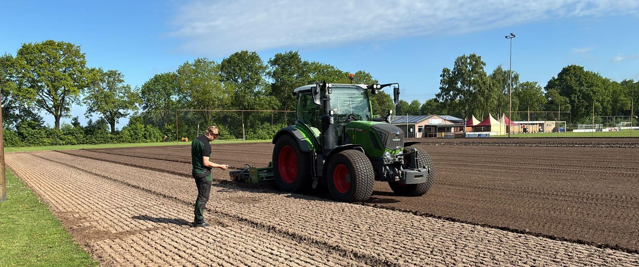 Nieuw veld vv Pekela ingezaaid